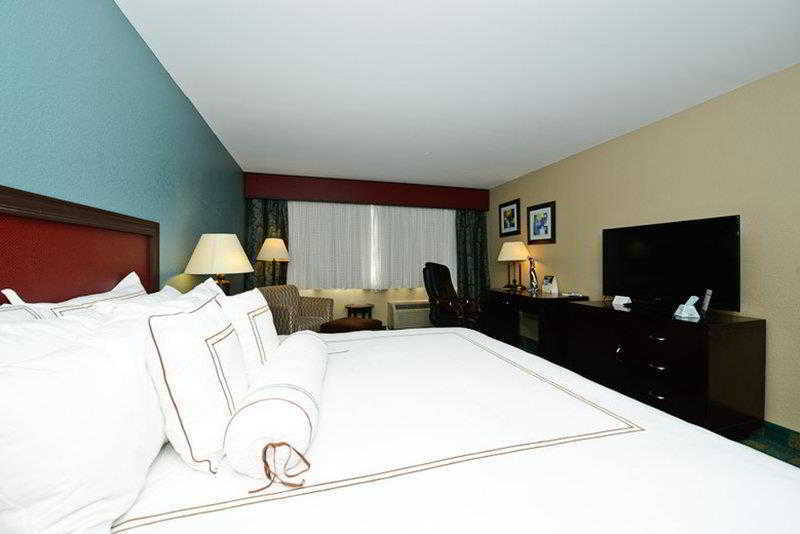 Causeway Bay Hotel Lansing Habitación foto
