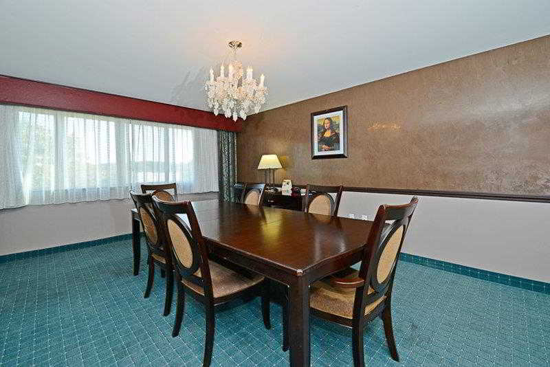 Causeway Bay Hotel Lansing Habitación foto