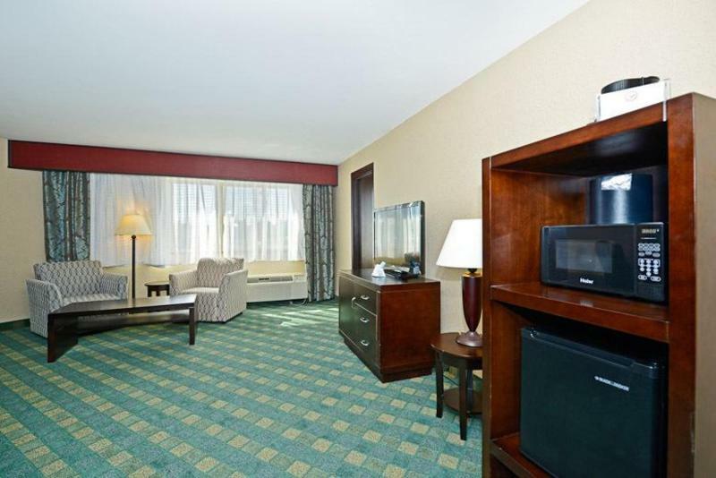 Causeway Bay Hotel Lansing Exterior foto